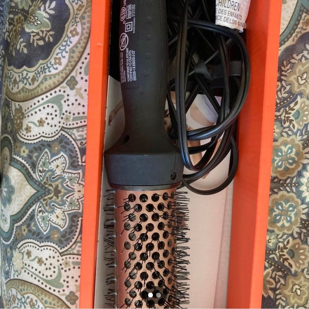 Amika Blowout Babe Thermal Brush